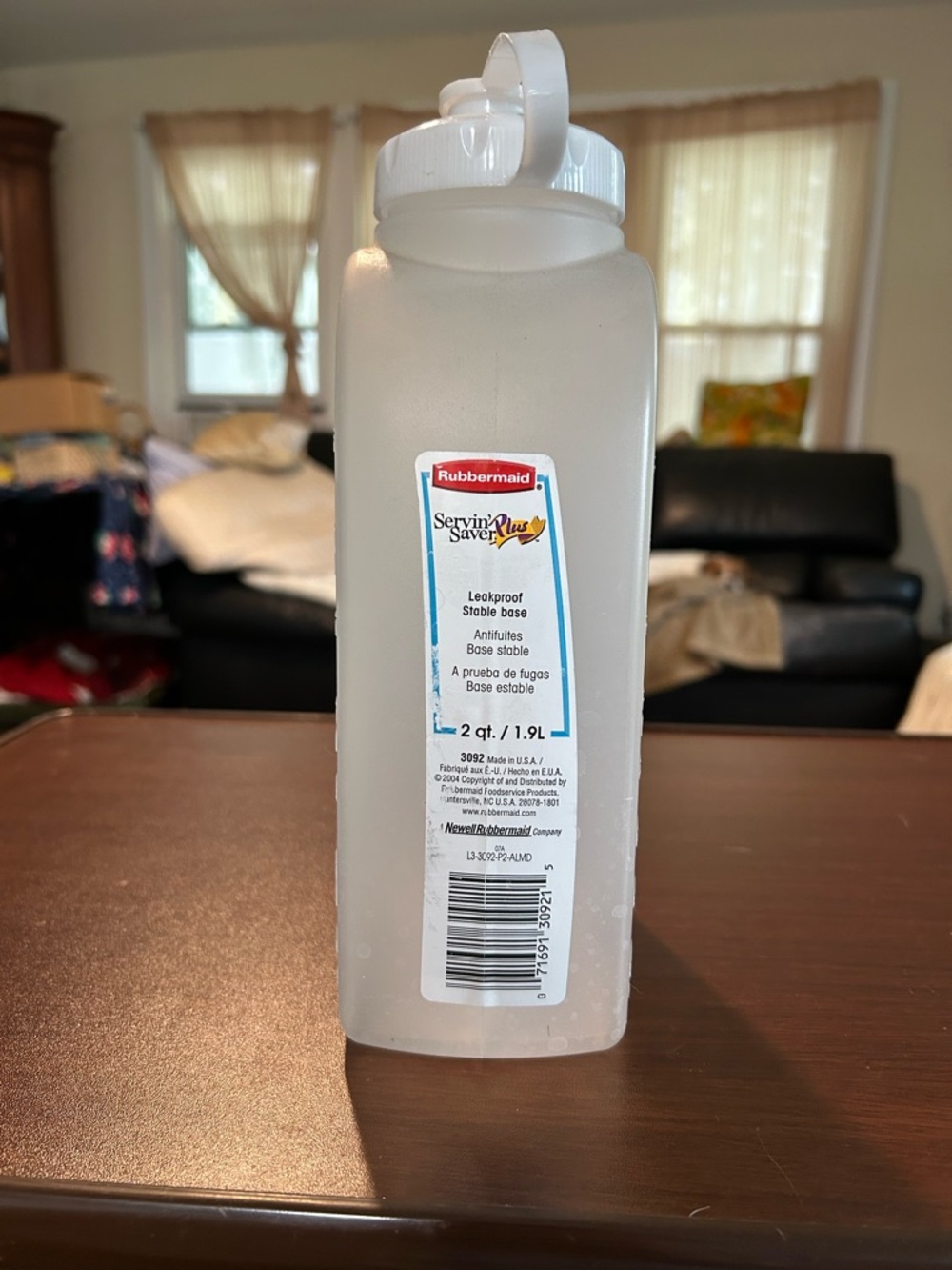 Vintage Rubbermaid 2004 serving saver plus leak proof liquid container, 2qts